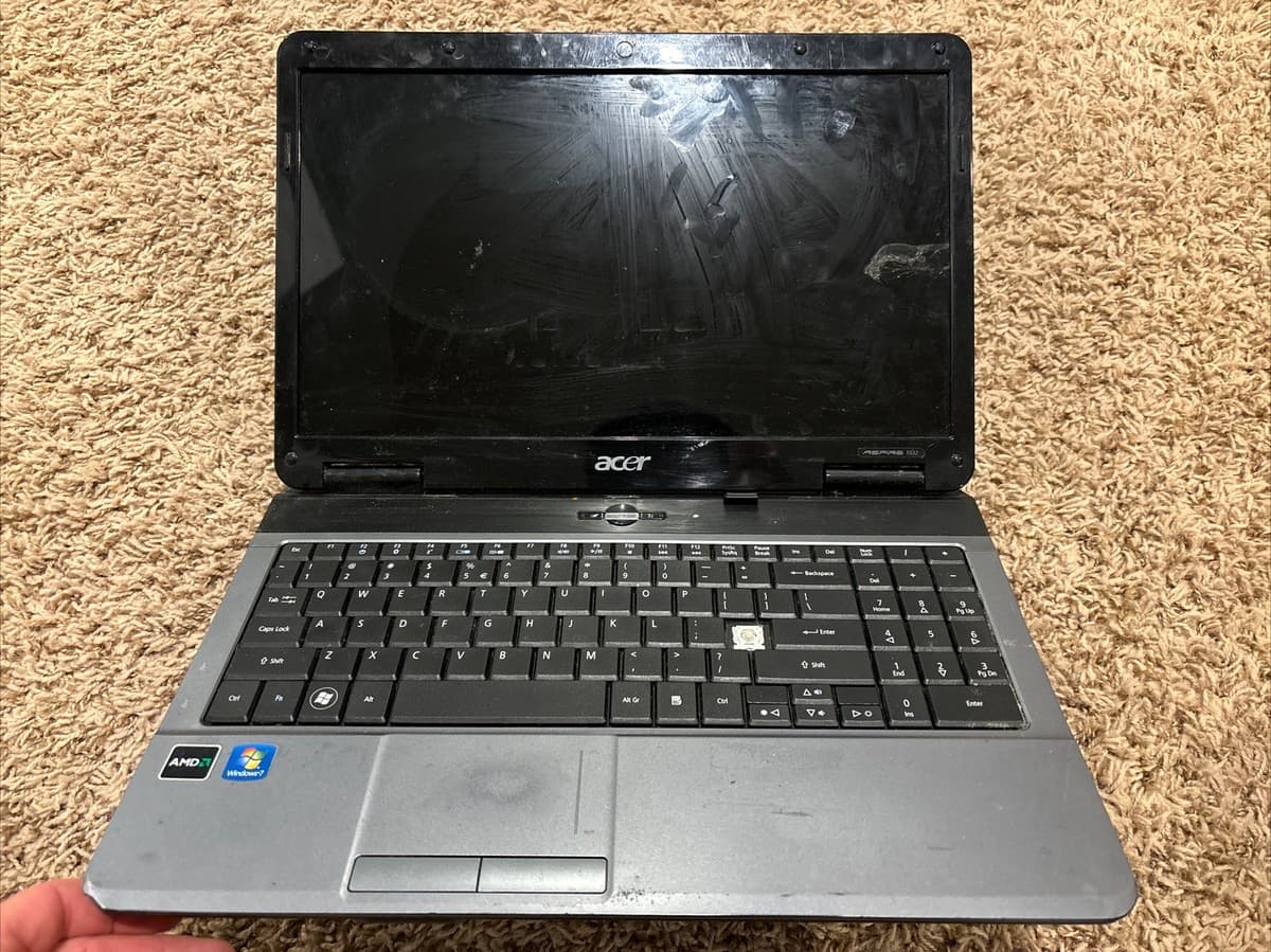 Acer Aspire 5 – معالج i3 – للقطع أو التصليح